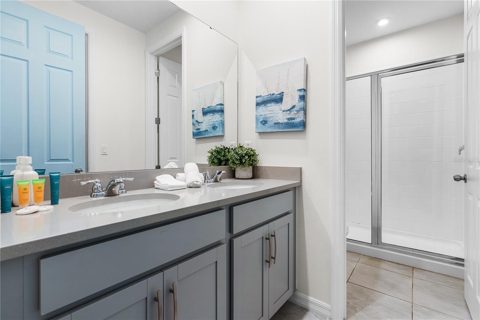 SOLARA RESIDENCE VACATION VILLAS REP - Residential