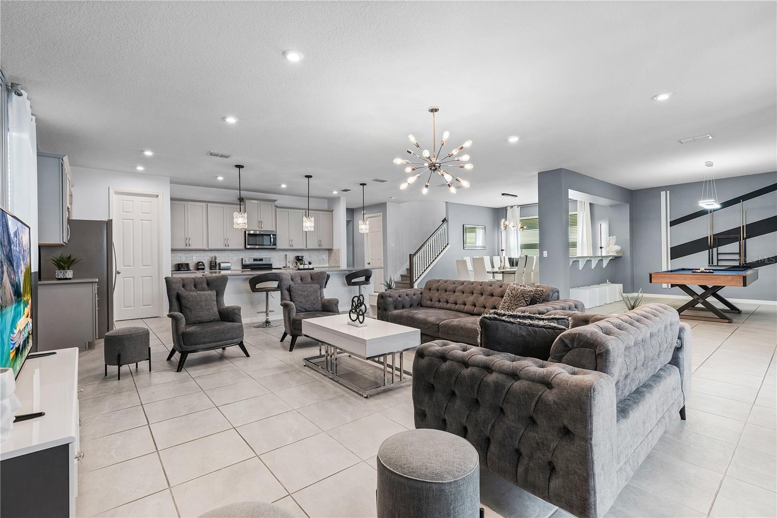 SOLARA RESIDENCE VACATION VILLAS REP - Residential