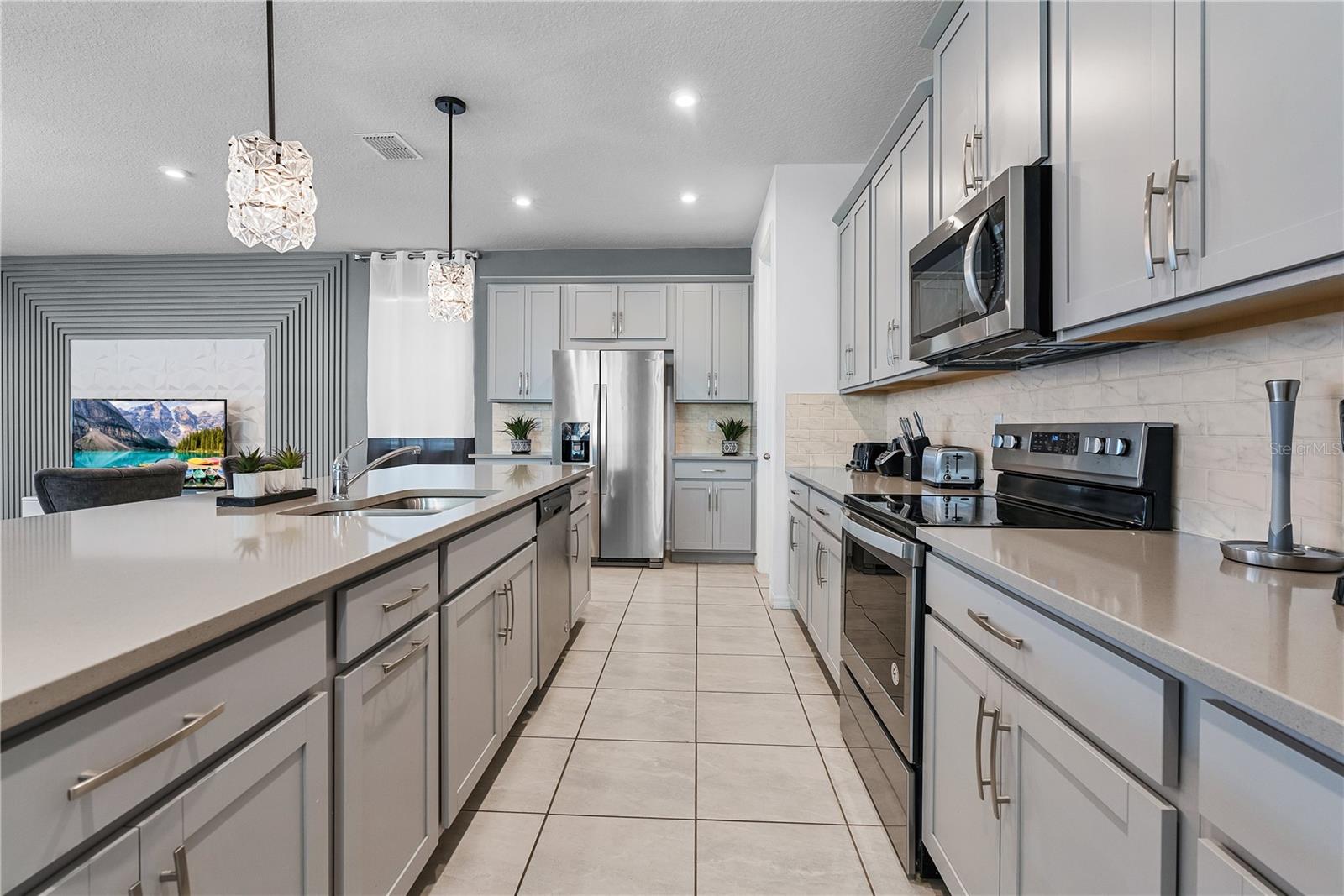 SOLARA RESIDENCE VACATION VILLAS REP - Residential