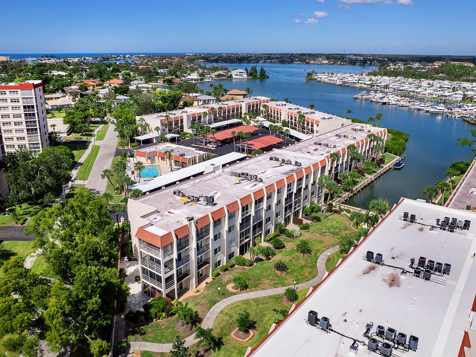 BELLA COSTA II - Residential