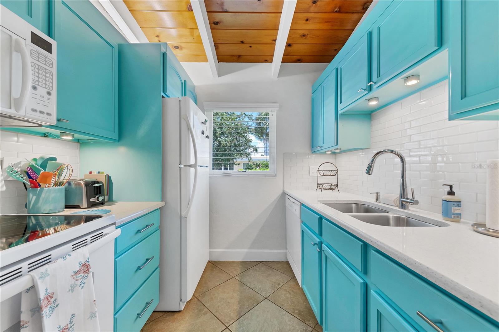 CASA MAR - Residential Lease