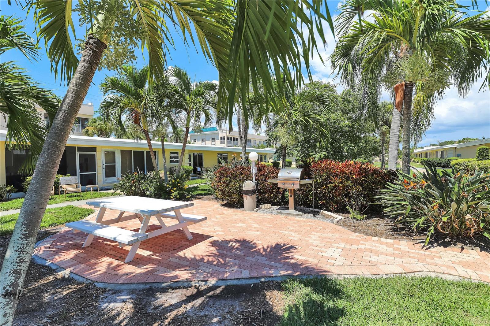 CASA MAR - Residential Lease