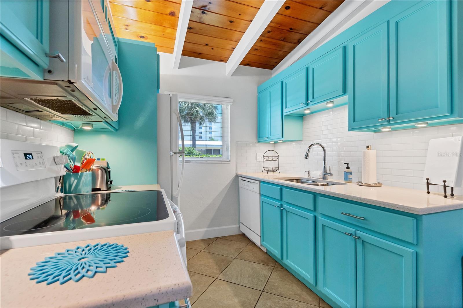 CASA MAR - Residential Lease