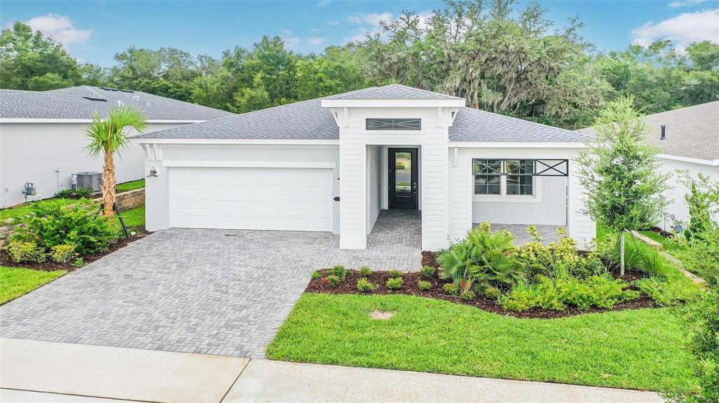 Photo of 948 Club Cresswind Drive, Lady Lake, FL 32159 (MLS # W7885907)