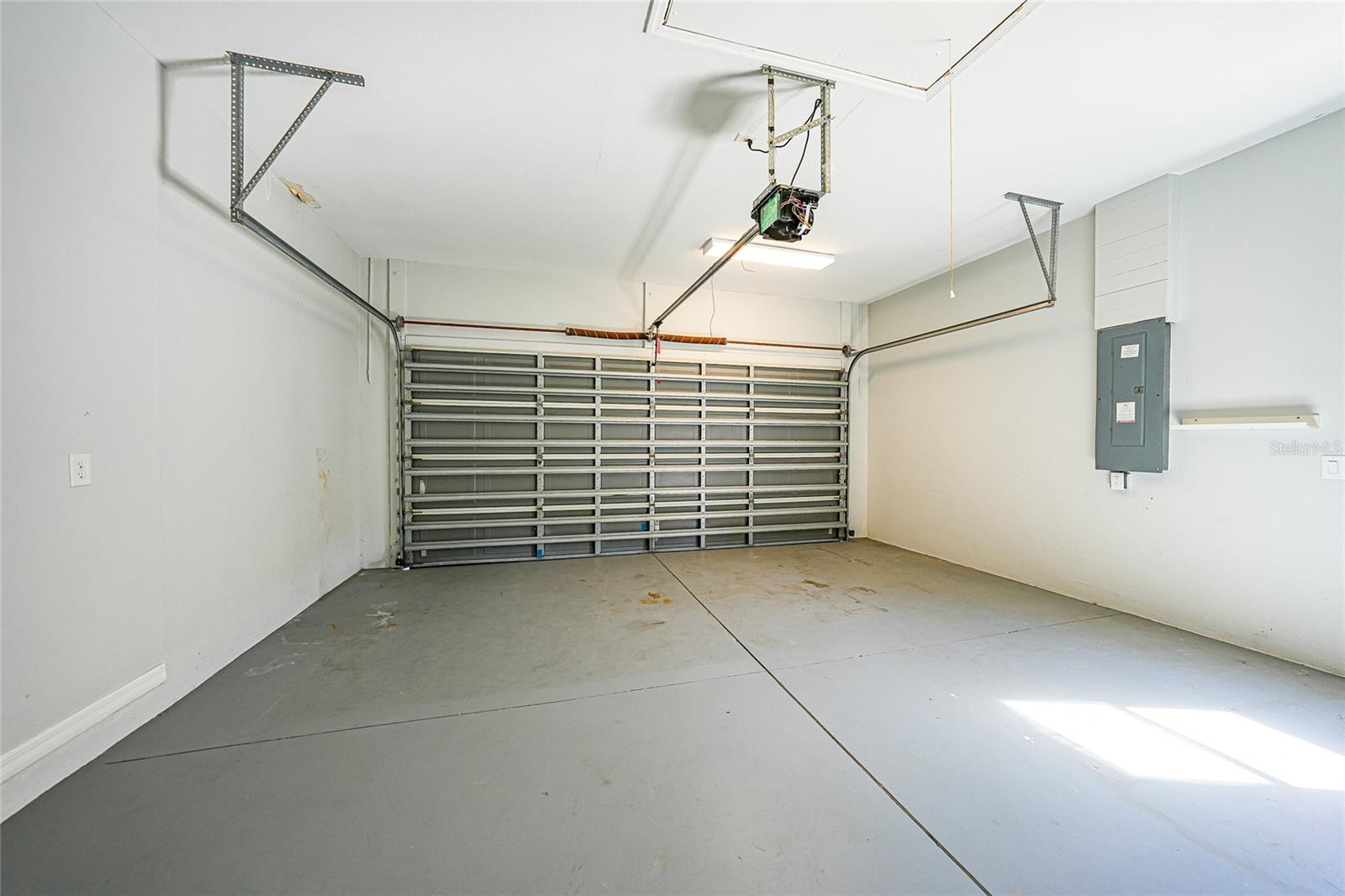 PORT CHARLOTTE SUB 08 - Residential Lease