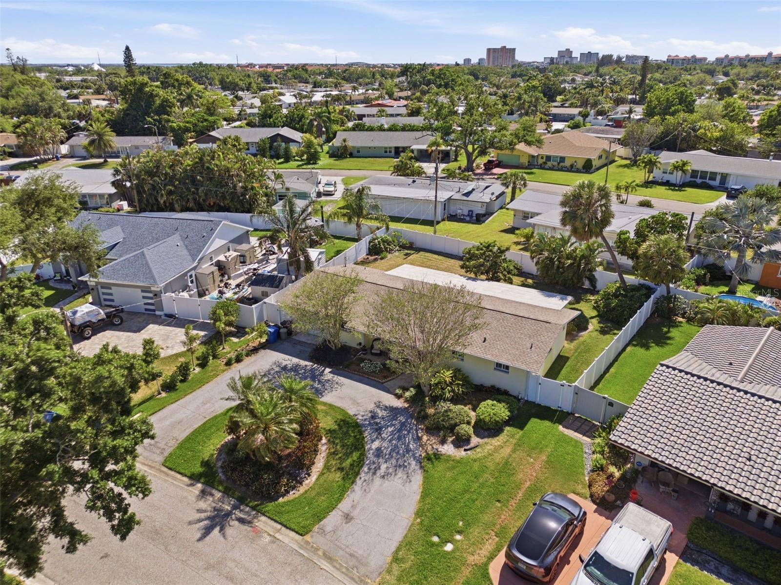 MAXIMO MOORINGS - Residential