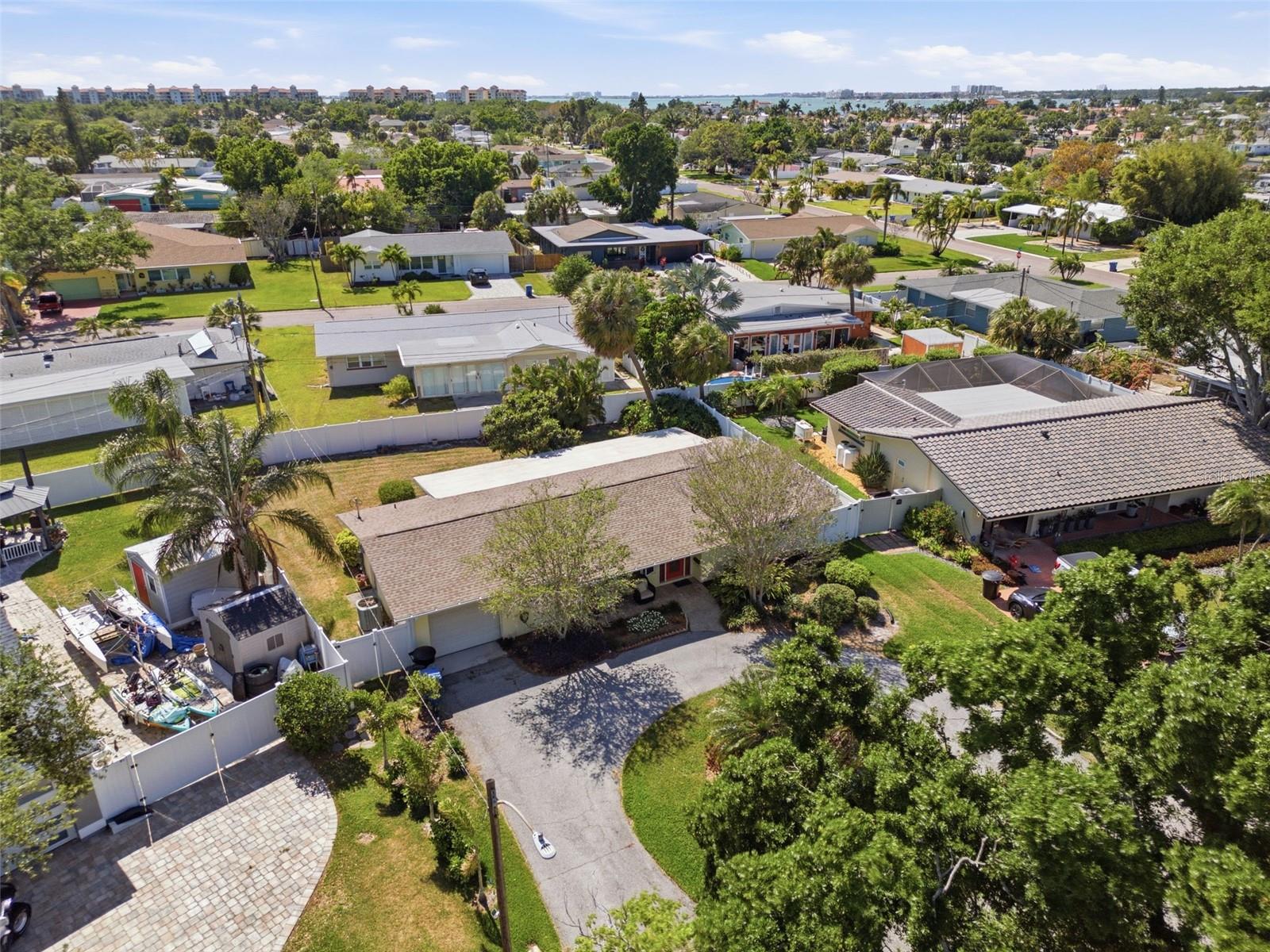 MAXIMO MOORINGS - Residential