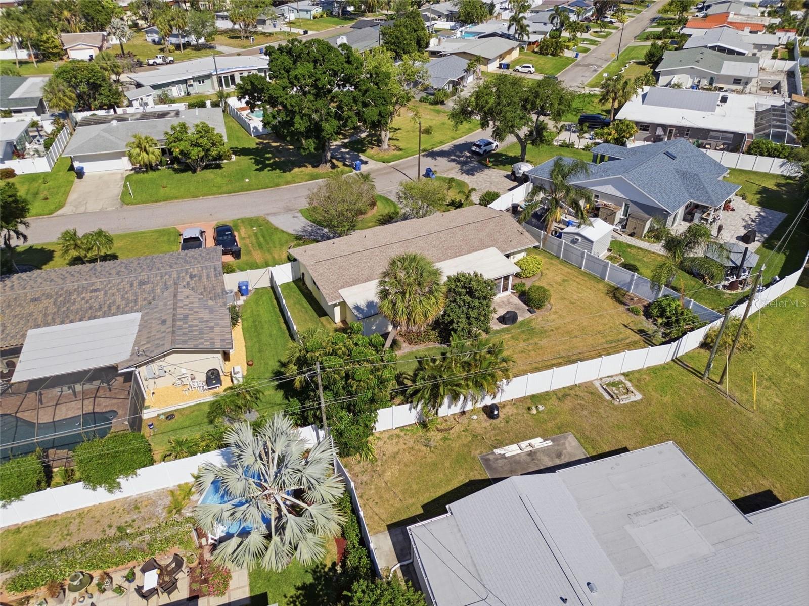 MAXIMO MOORINGS - Residential