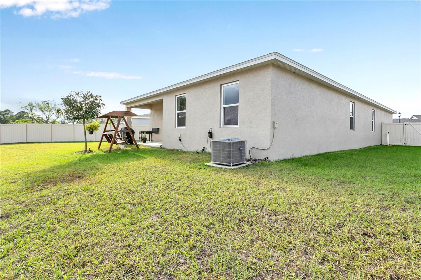 SUNSET LAKES - Residential