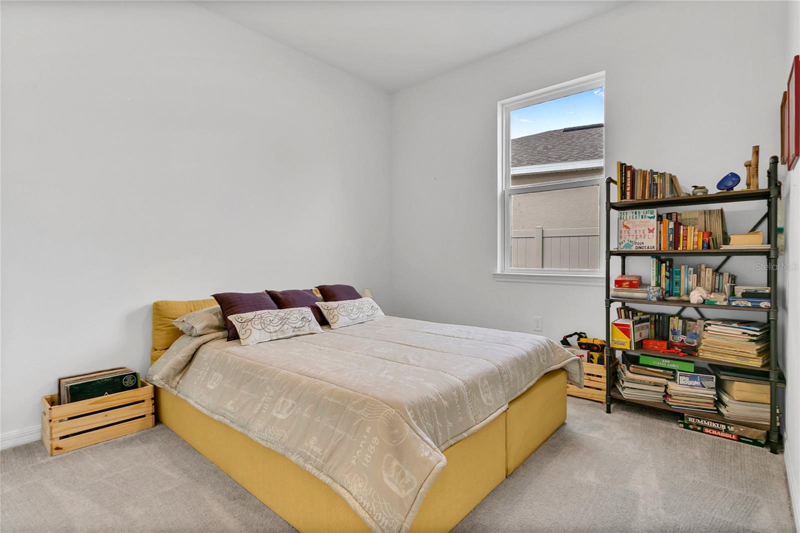 SUNSET LAKES - Residential