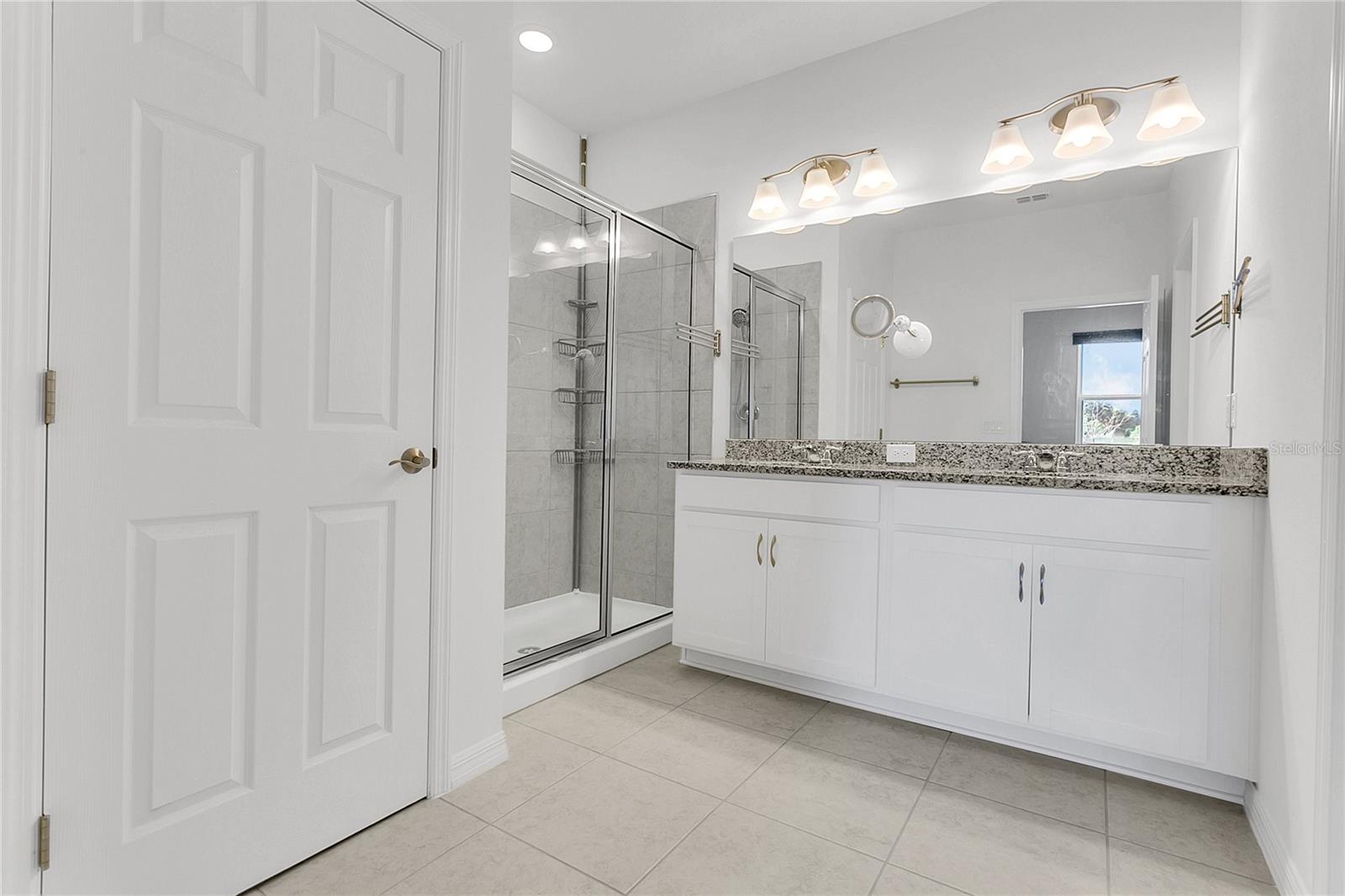 SUNSET LAKES - Residential