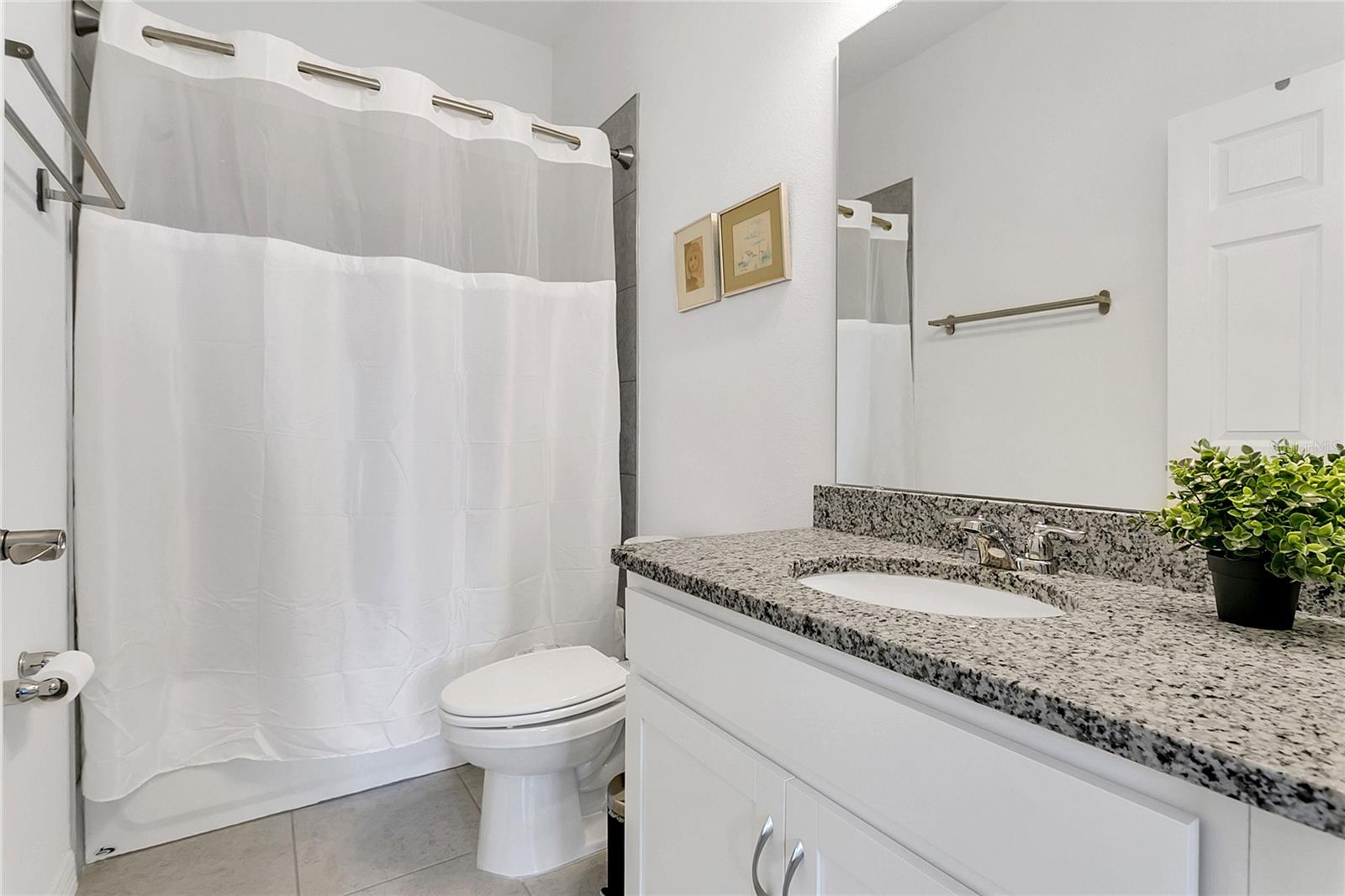 SUNSET LAKES - Residential