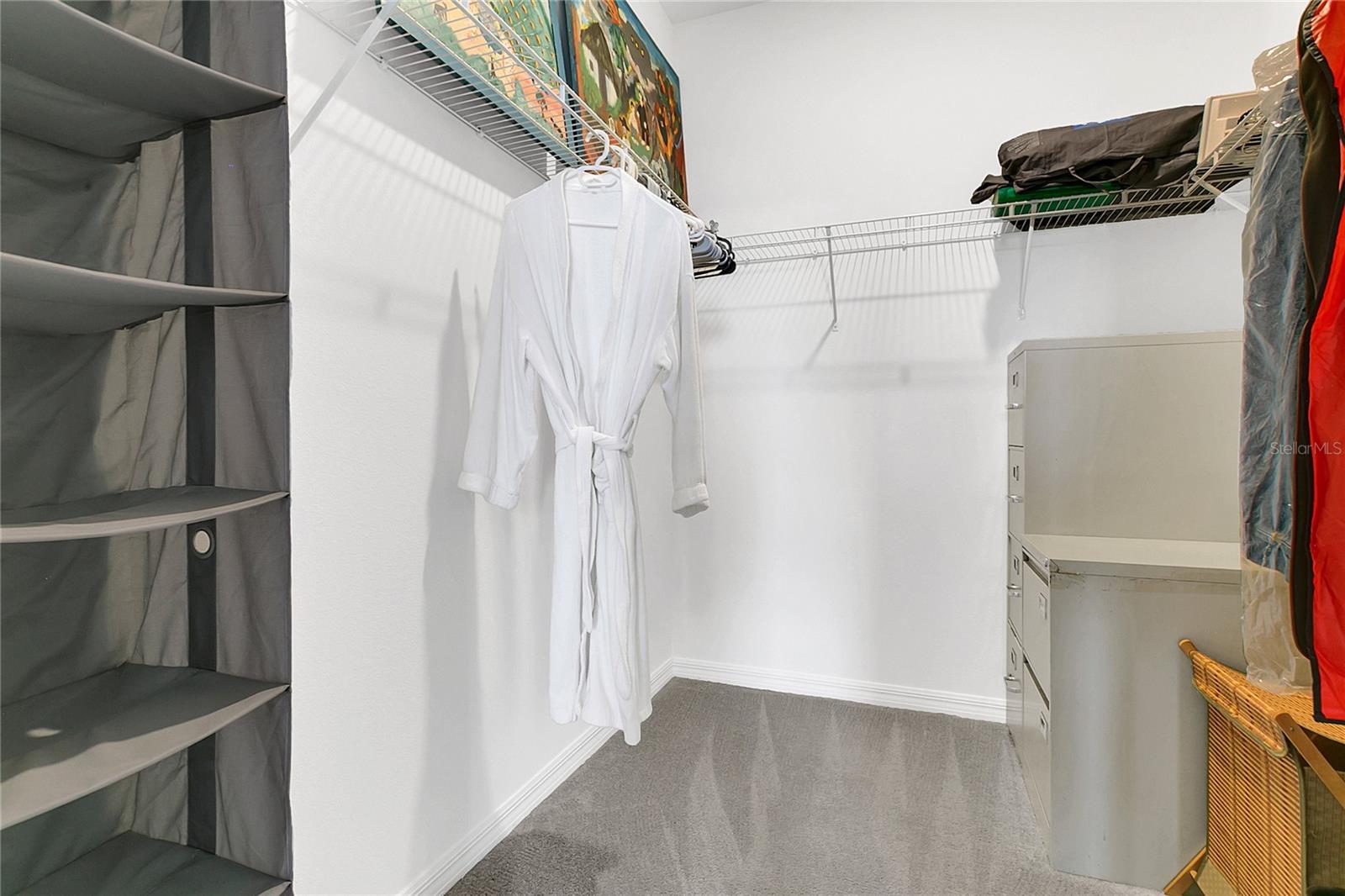 SUNSET LAKES - Residential