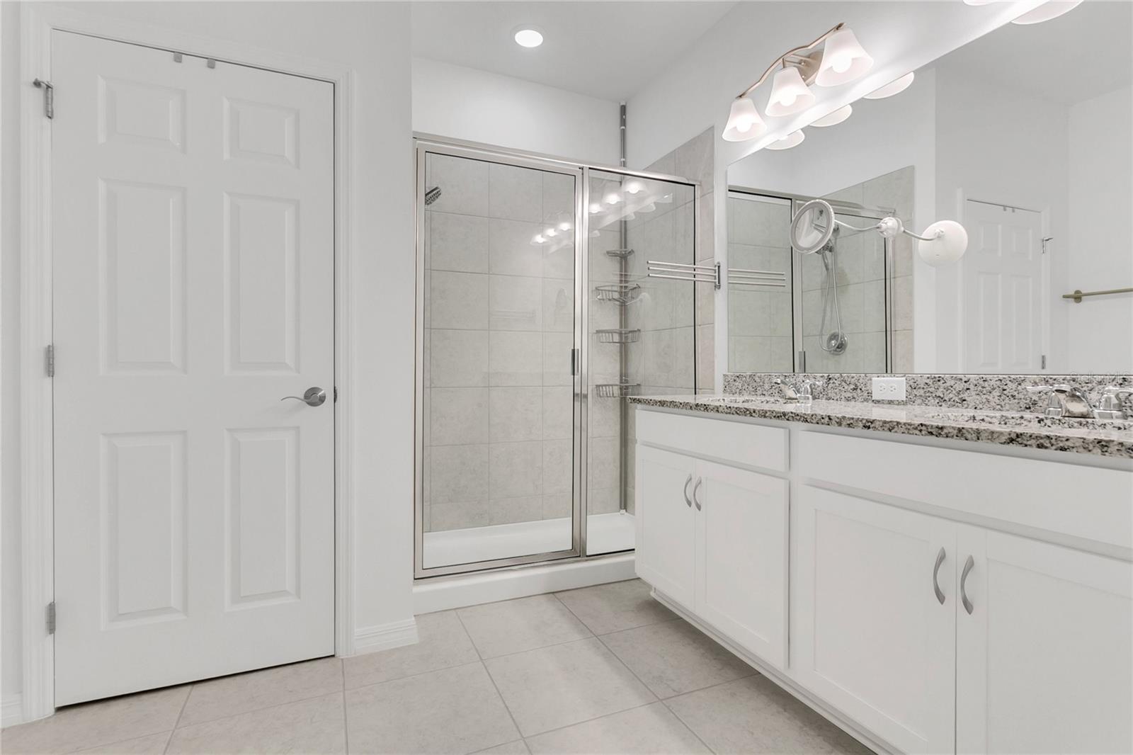 SUNSET LAKES - Residential