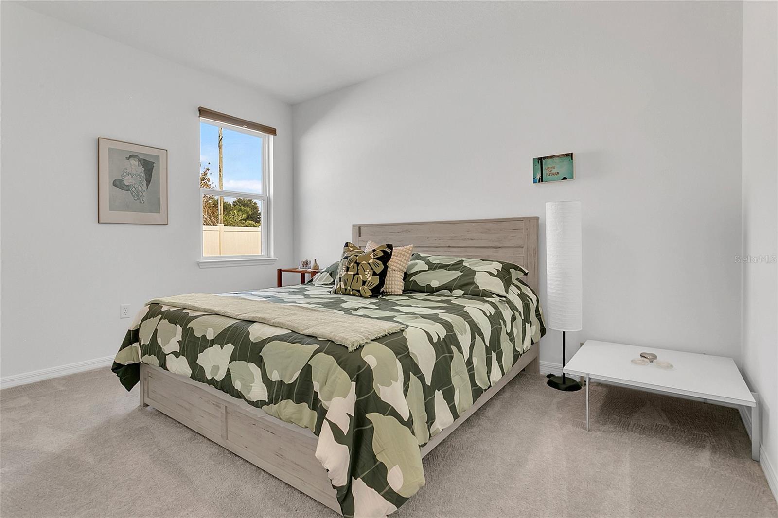 SUNSET LAKES - Residential