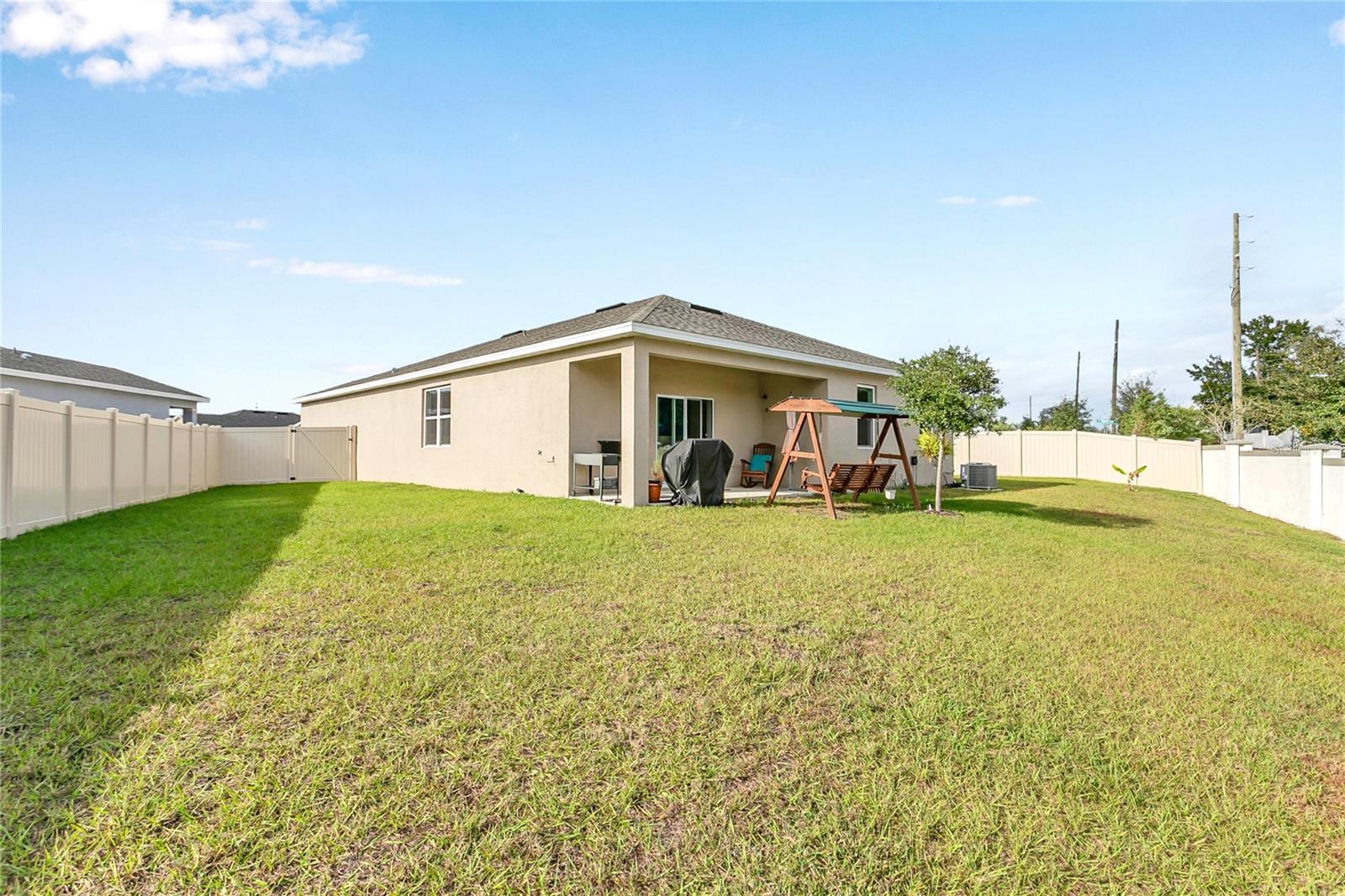 SUNSET LAKES - Residential