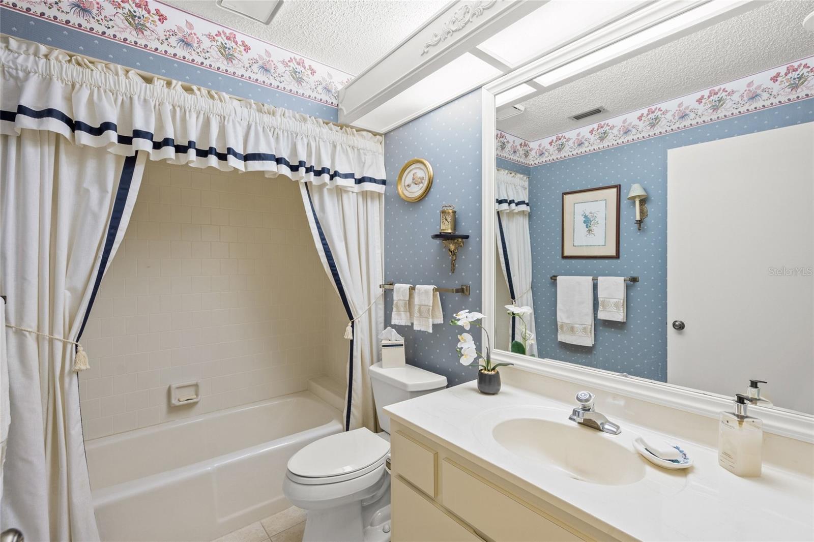 HAMMOCKS, BENT TREE - Residential