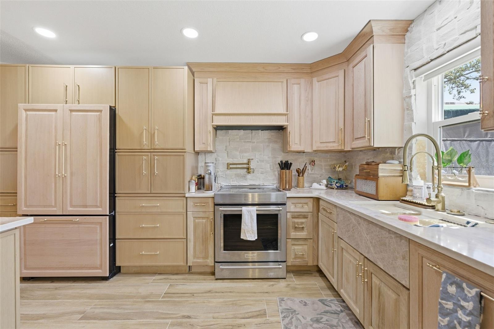 SPRING HILL - Residential