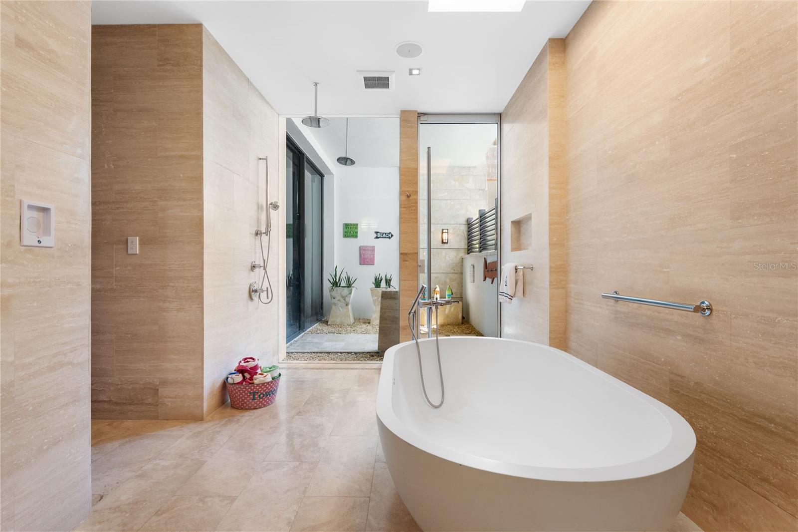 WEST BEACH RESIDENCES - Residential