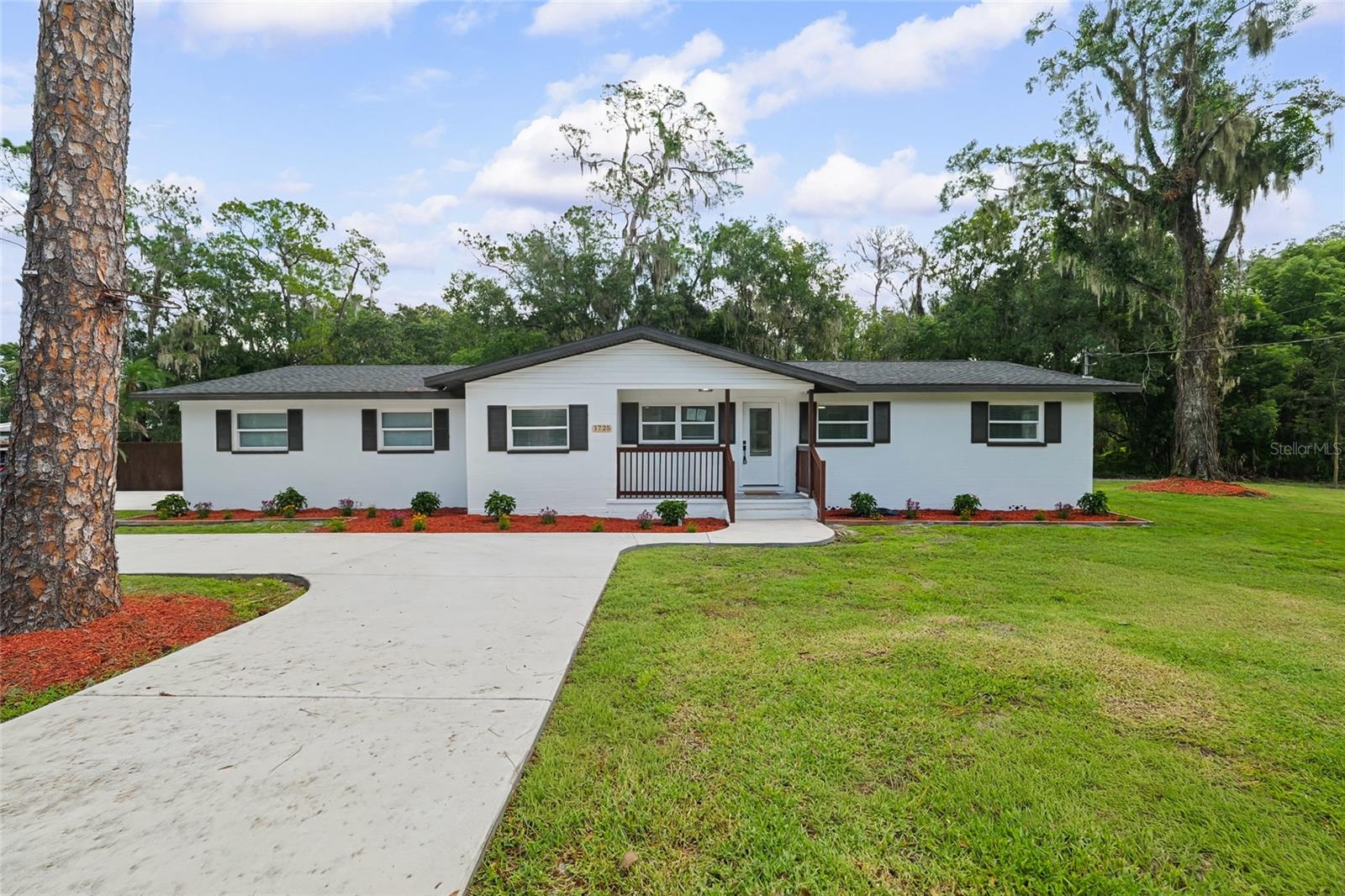 1725 WALKER ROAD
