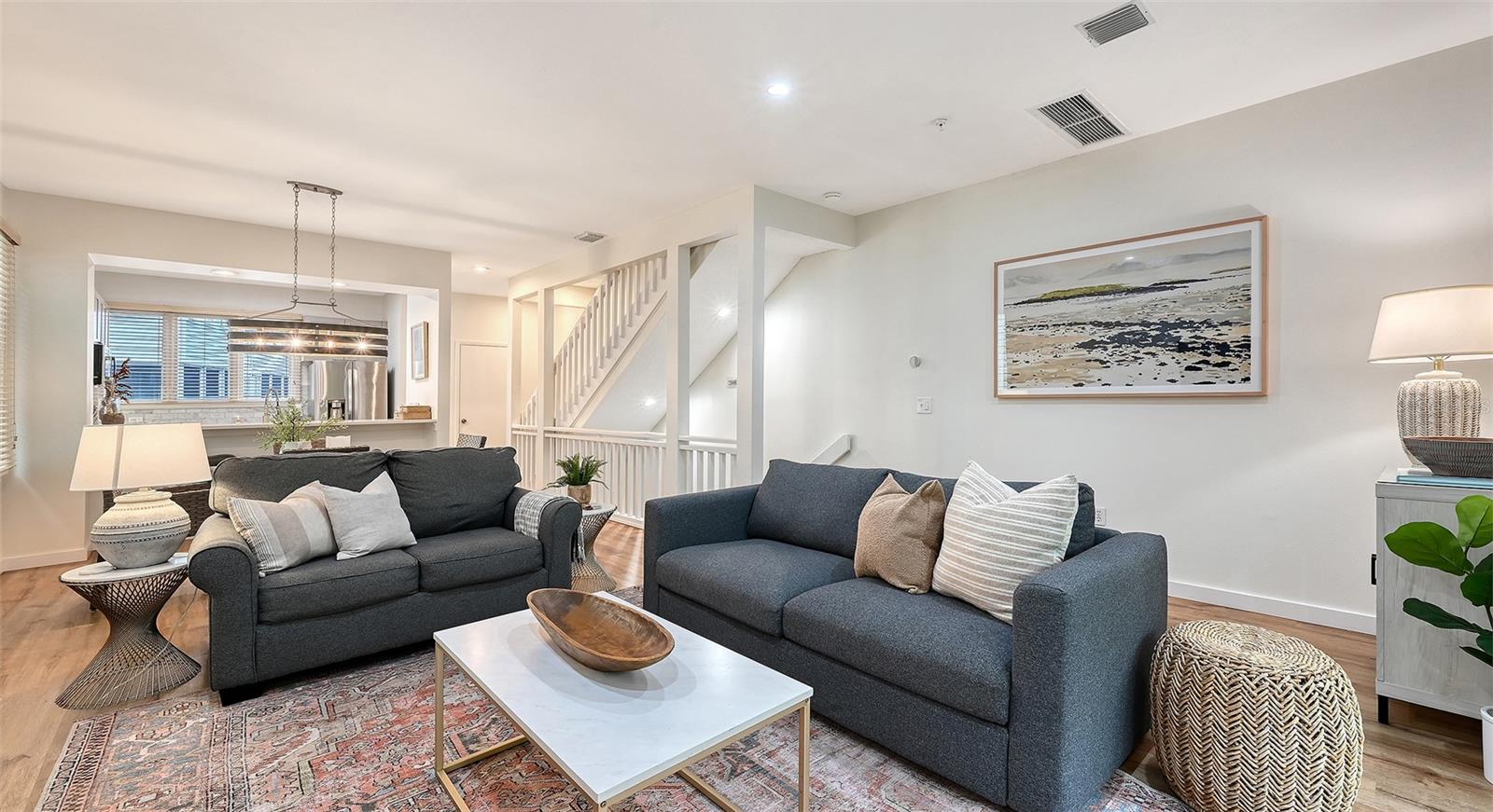 539 FOREST WAY 539, LONGBOAT KEY, FL, 34228 4 539 FOREST WAY 539
