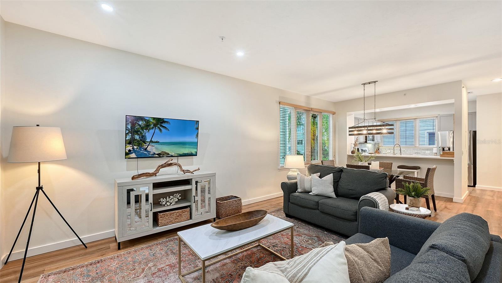 539 FOREST WAY 539, LONGBOAT KEY, FL, 34228 3 539 FOREST WAY 539