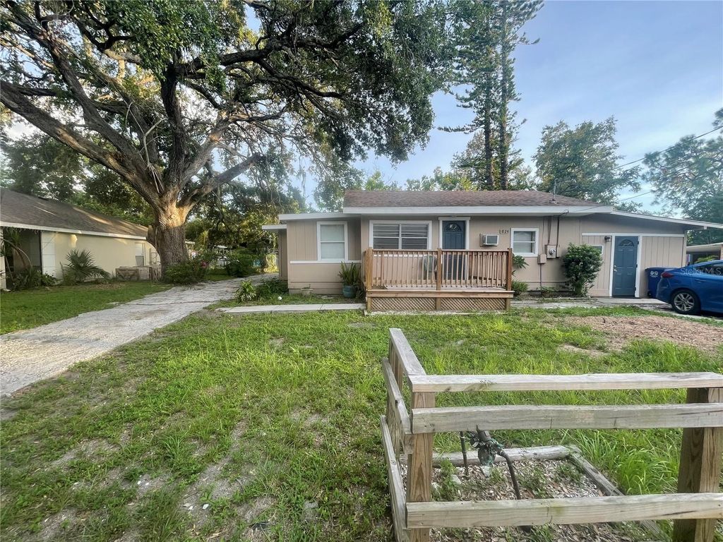 Photo of 1824 7th Avenue E, Bradenton, FL 34208 (MLS # A4661927)