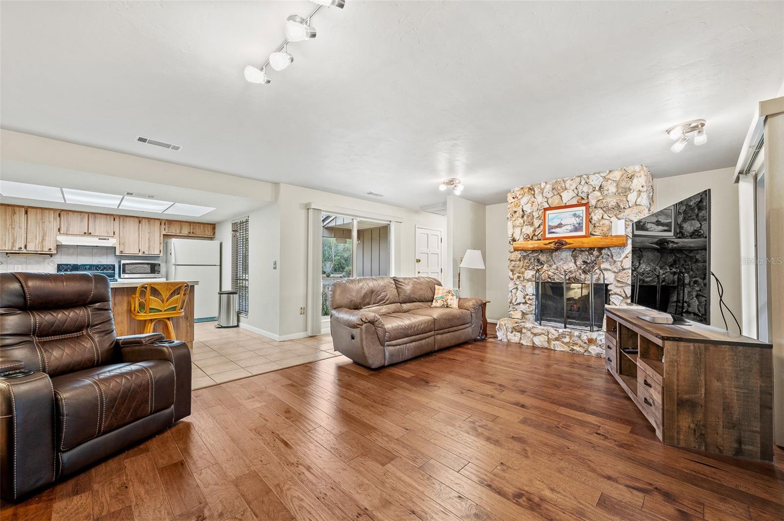 LEEAIRE ESTATES - Residential