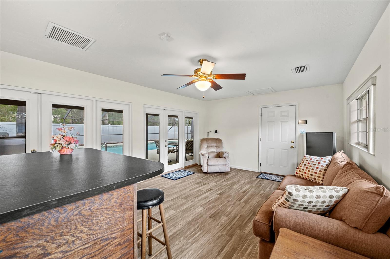 LEEAIRE ESTATES - Residential