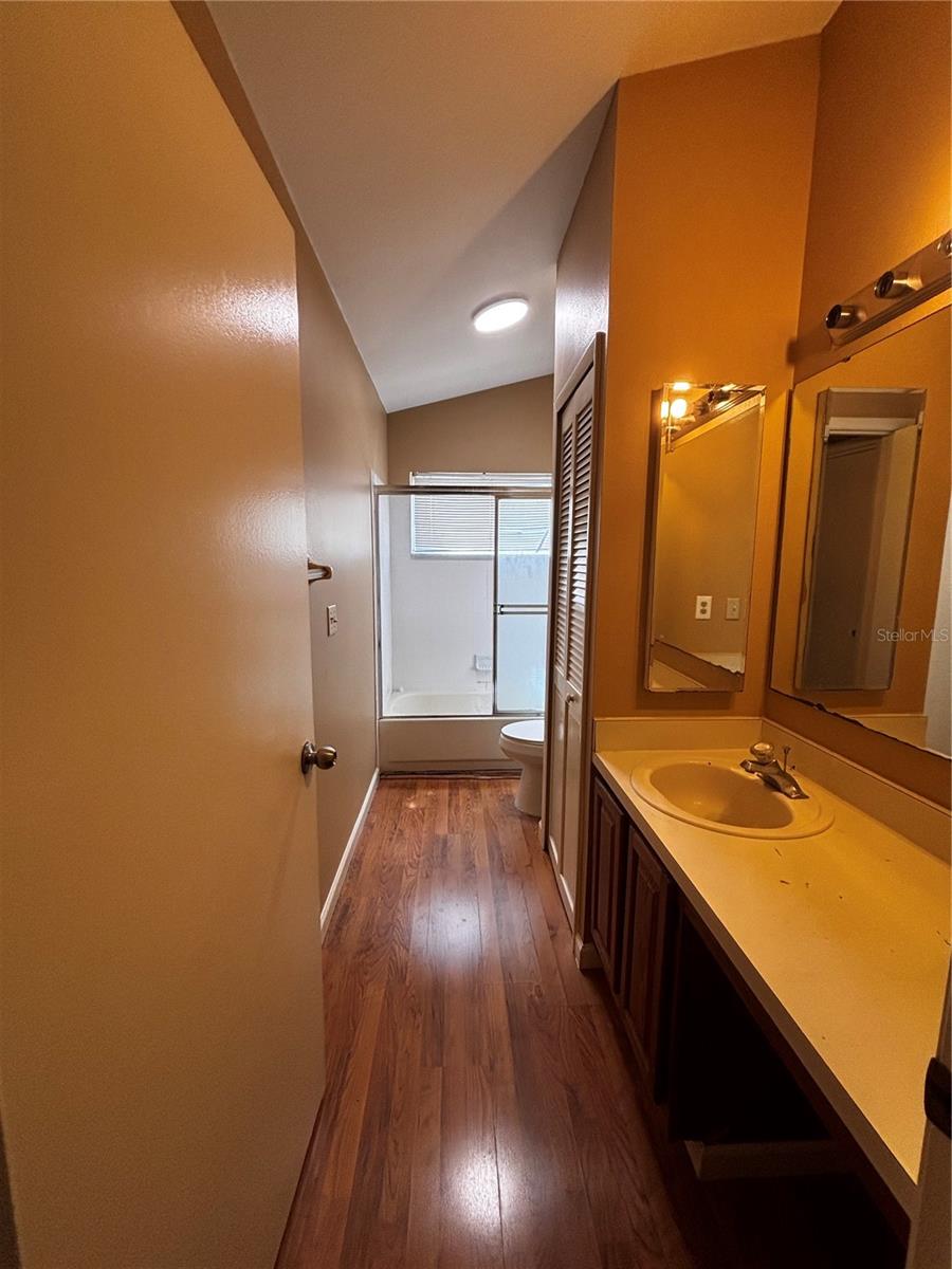 HAMPTON PARK - Residential Lease