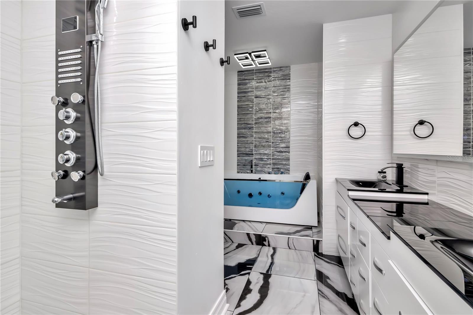 TOWERS OF CHANNELSIDE CONDOMIN - Residential