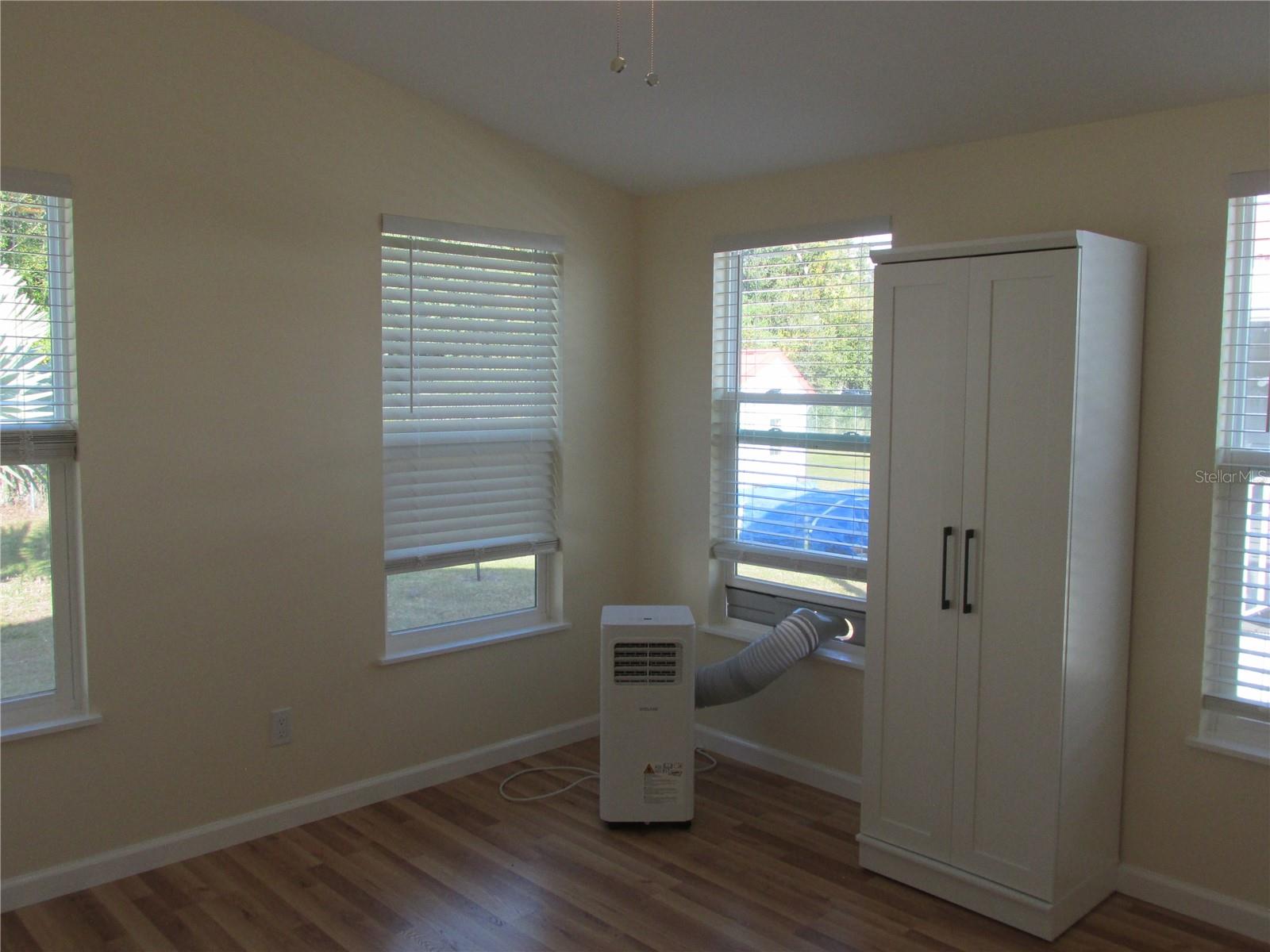 SADDLEBAG LAKE - Residential