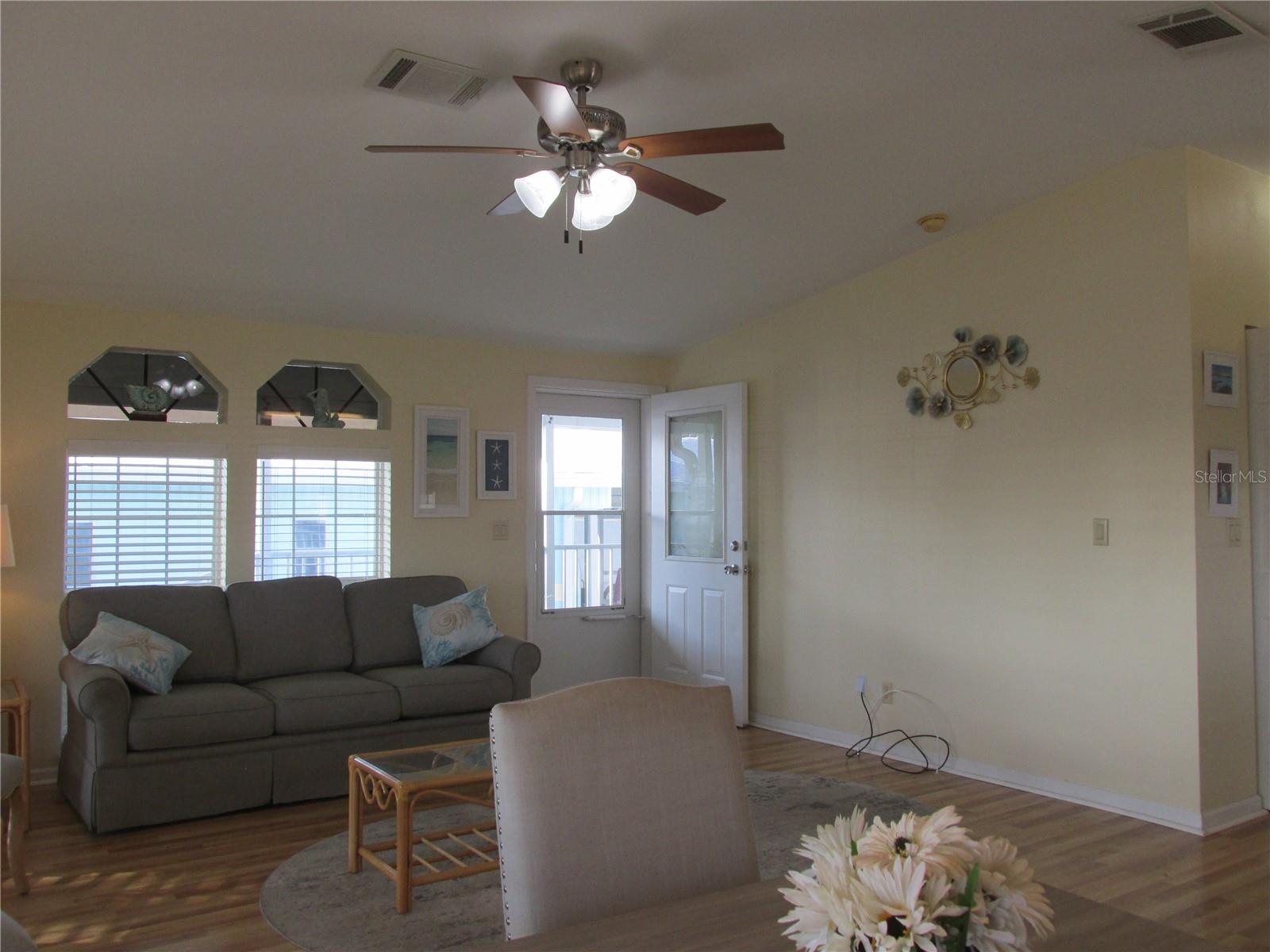 SADDLEBAG LAKE - Residential