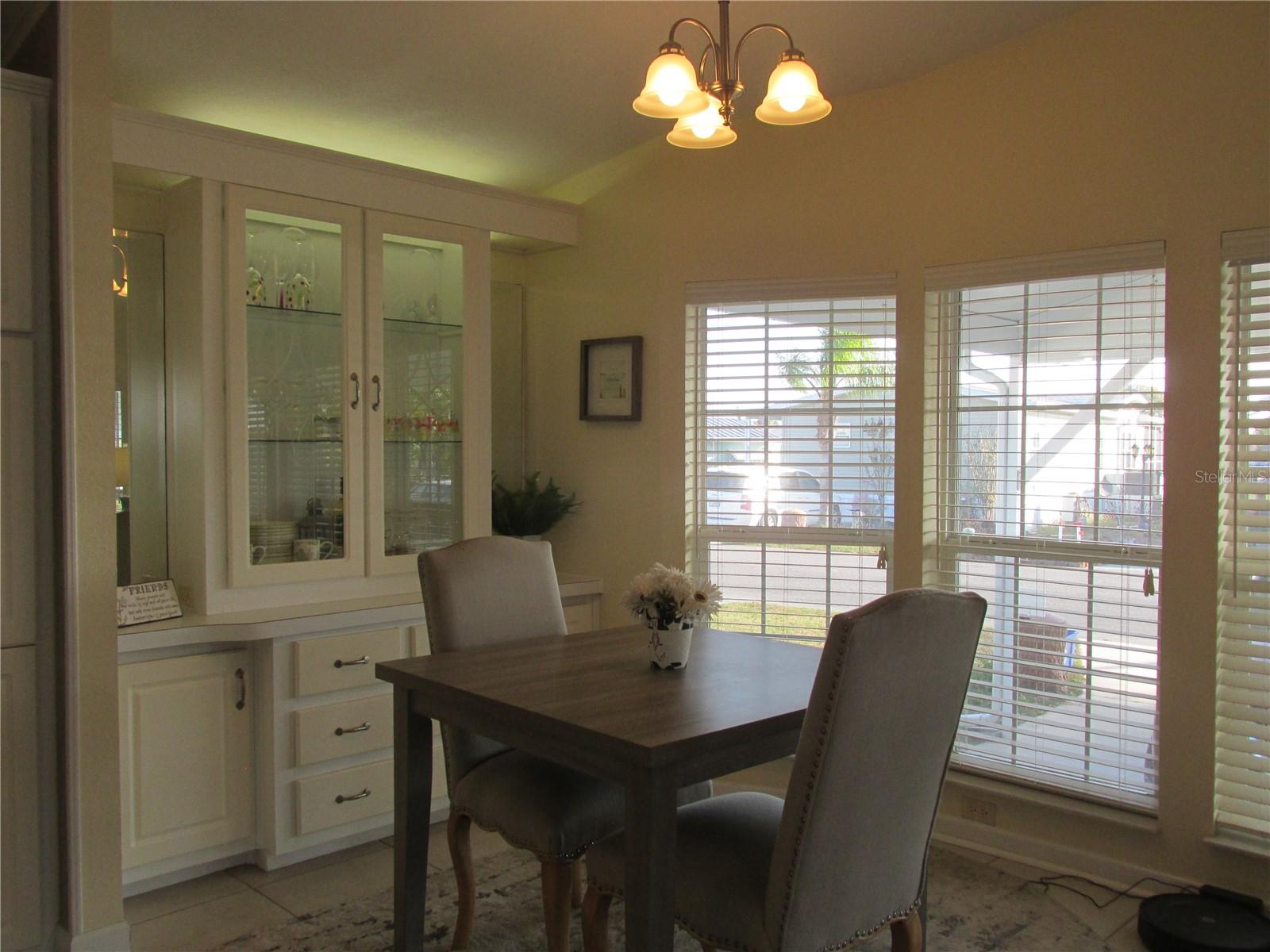 SADDLEBAG LAKE - Residential