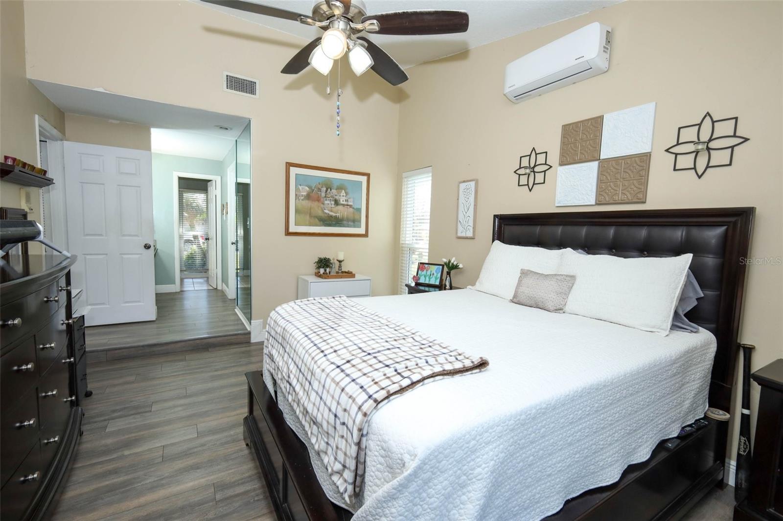 HOWELL COVE 1ST SEC - Residential