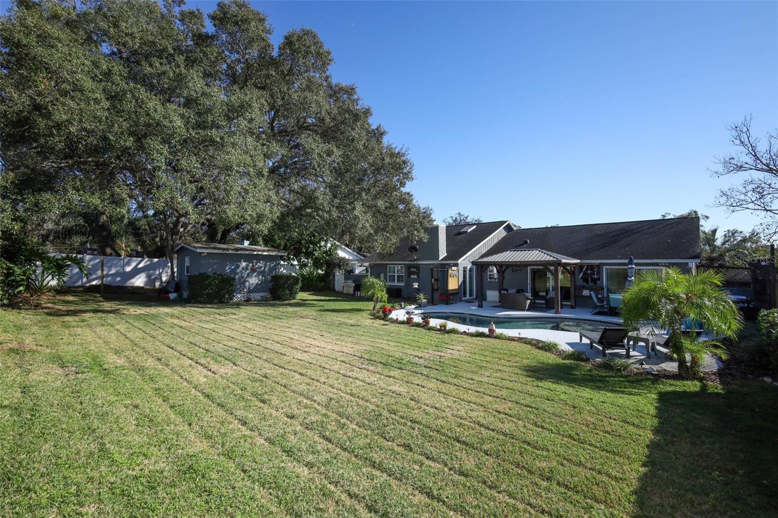 HOWELL COVE 1ST SEC - Residential