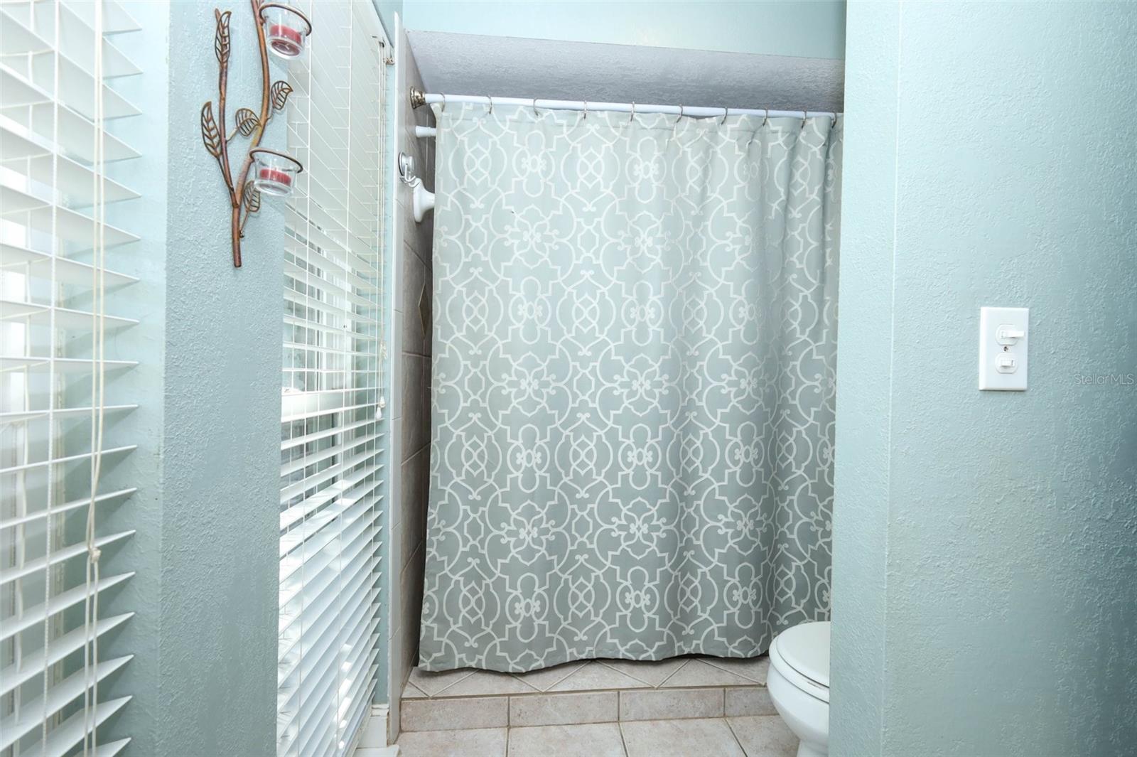 HOWELL COVE 1ST SEC - Residential