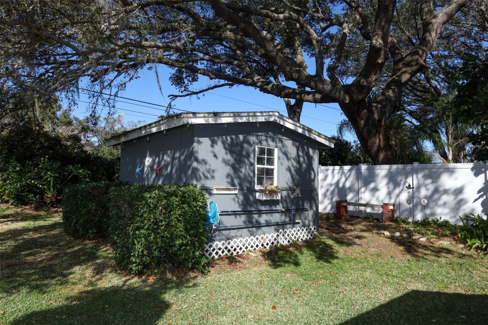 HOWELL COVE 1ST SEC - Residential