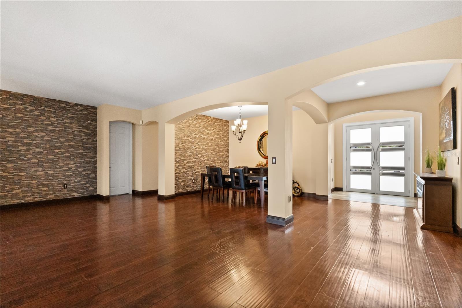 3759 EAGLE ISLE CIRCLE