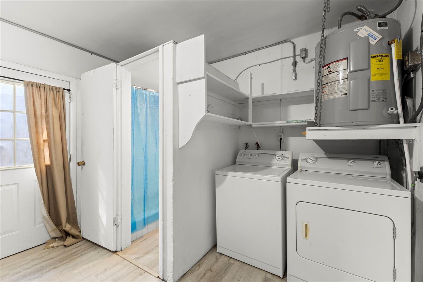 SUNSET LAKE MANOR - Residential