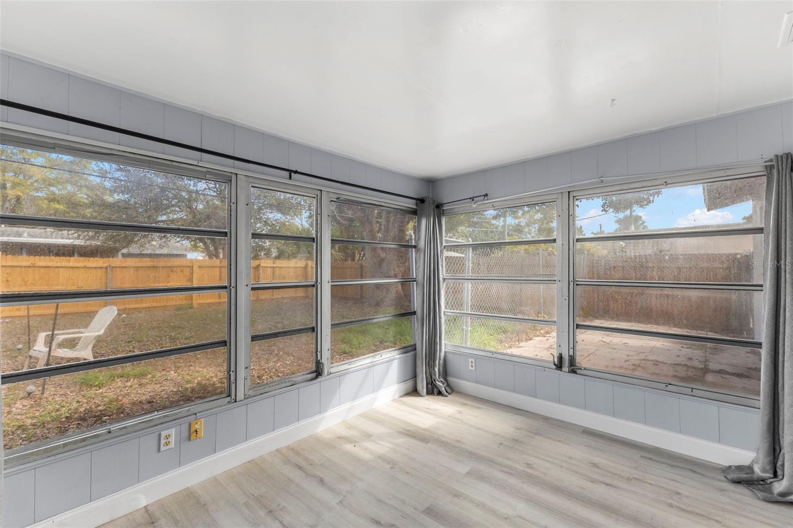 SUNSET LAKE MANOR - Residential