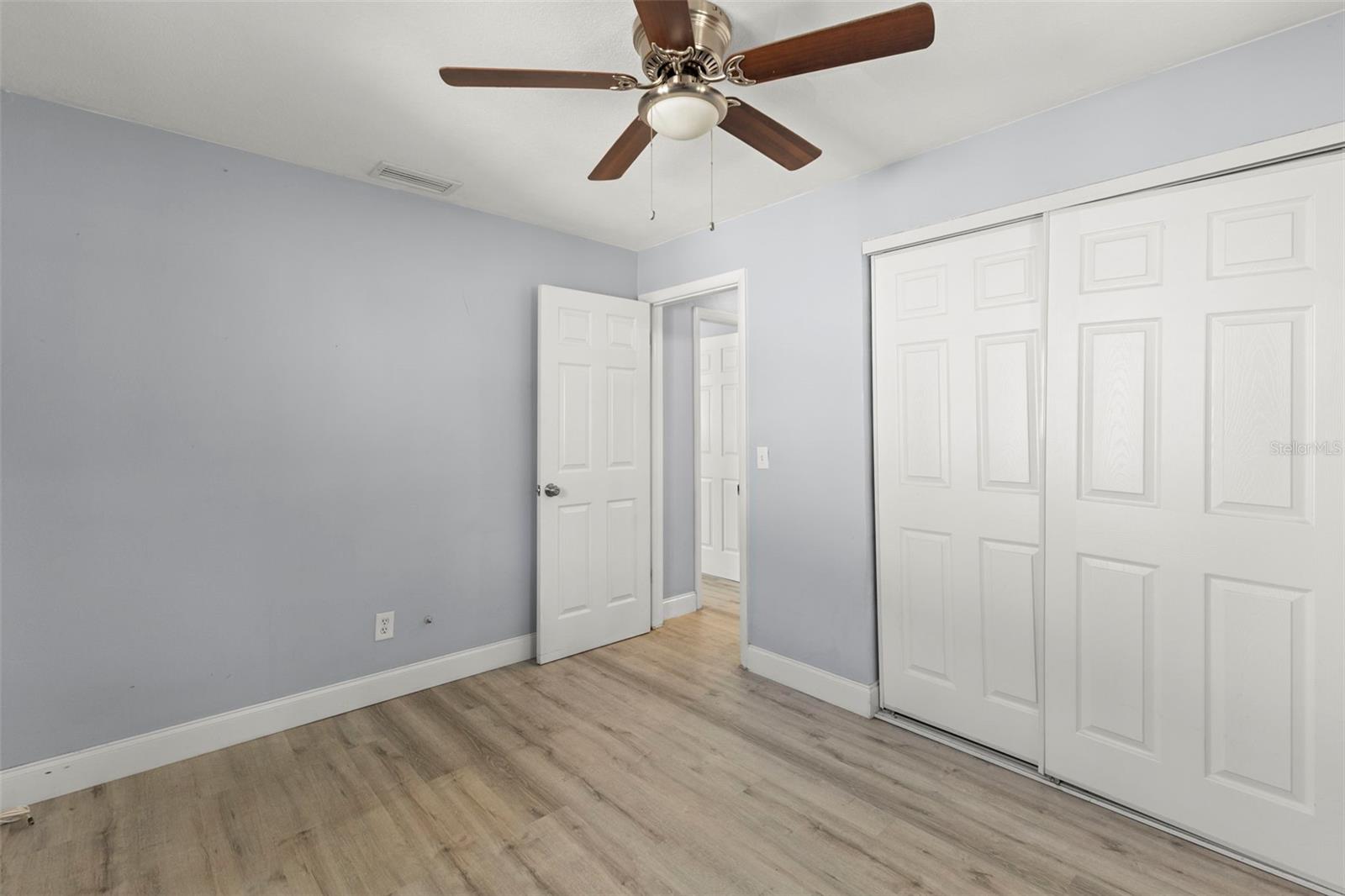 SUNSET LAKE MANOR - Residential