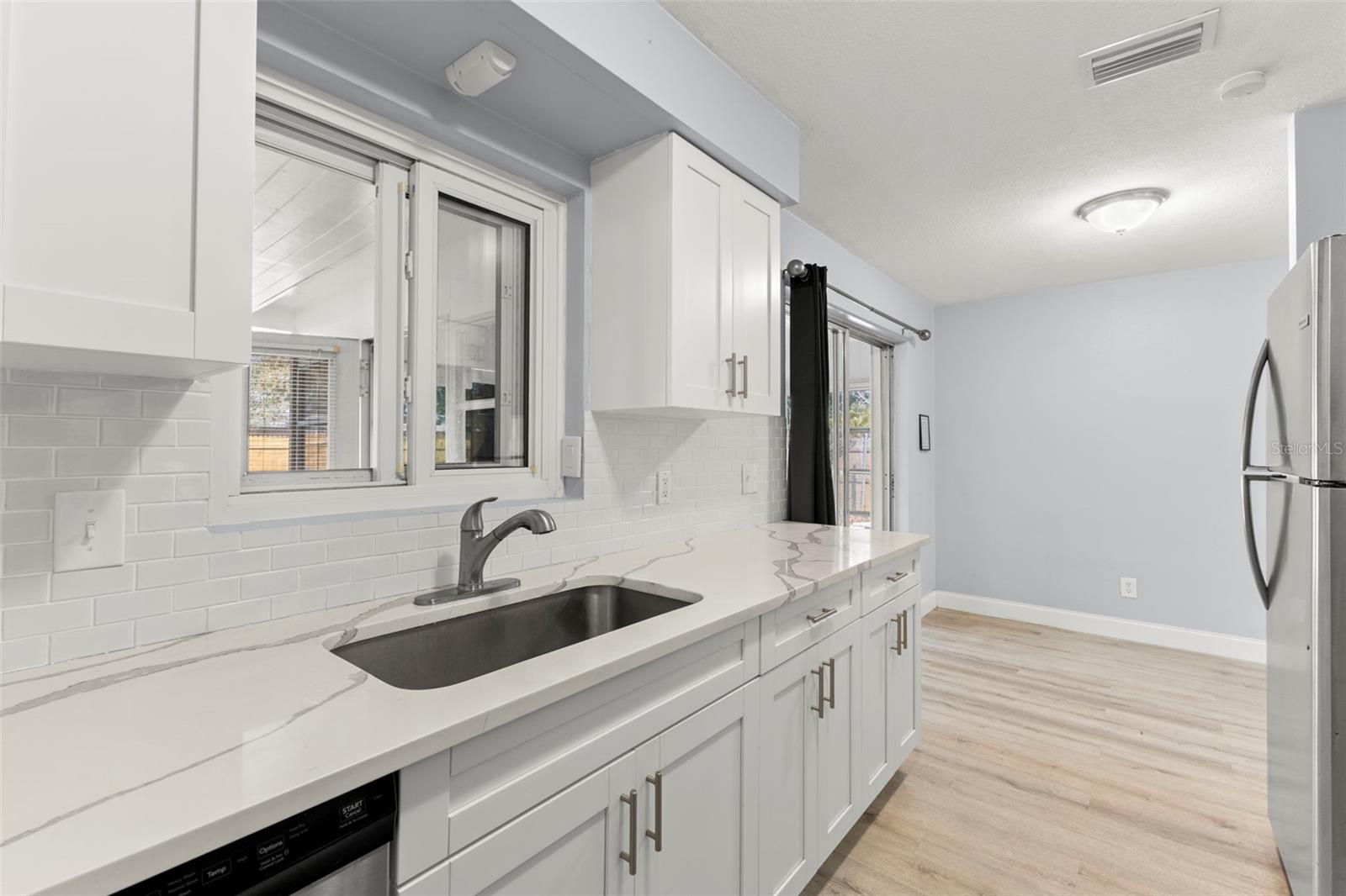 SUNSET LAKE MANOR - Residential