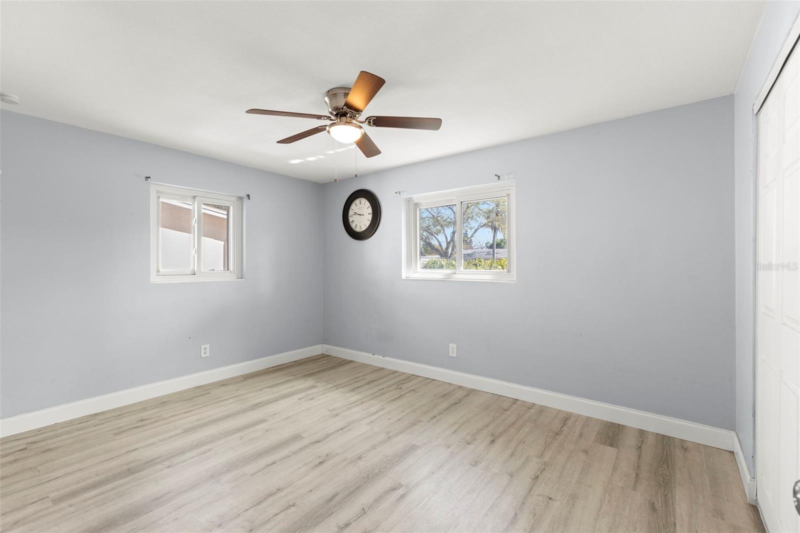 SUNSET LAKE MANOR - Residential