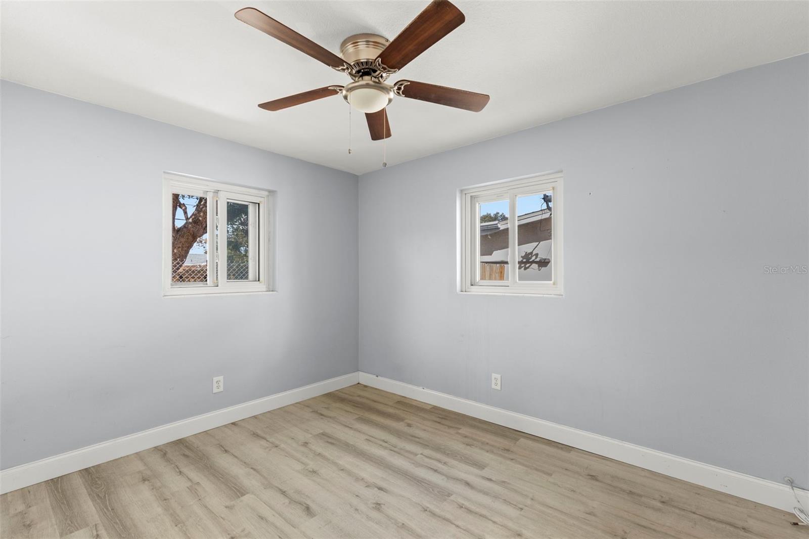 SUNSET LAKE MANOR - Residential