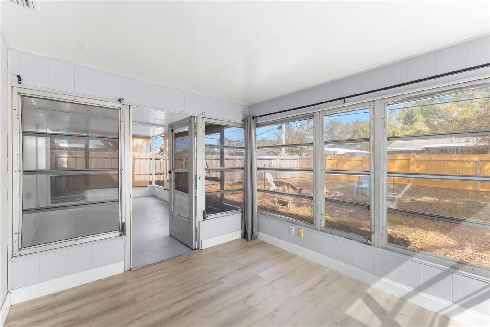 SUNSET LAKE MANOR - Residential