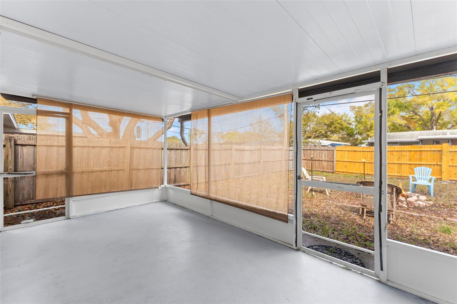 SUNSET LAKE MANOR - Residential