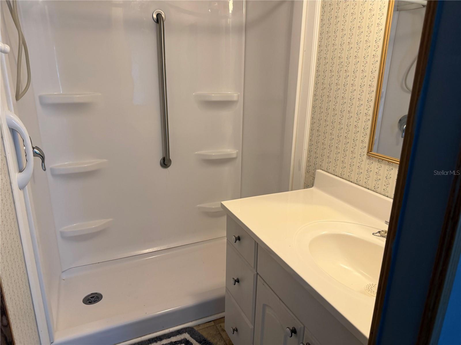 LAKE MARIANA ACRES - Residential