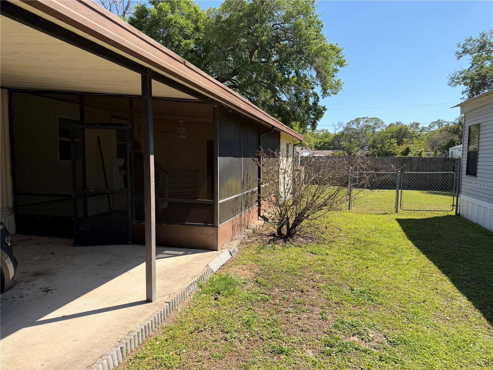 LAKE MARIANA ACRES - Residential