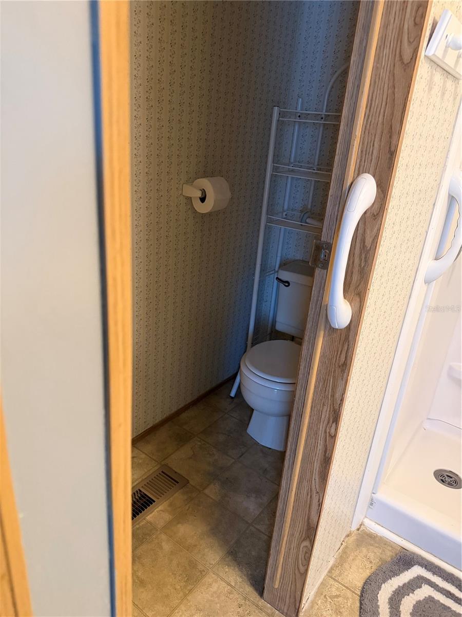 LAKE MARIANA ACRES - Residential